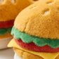 Chaussons burger détail hamburger gros plan