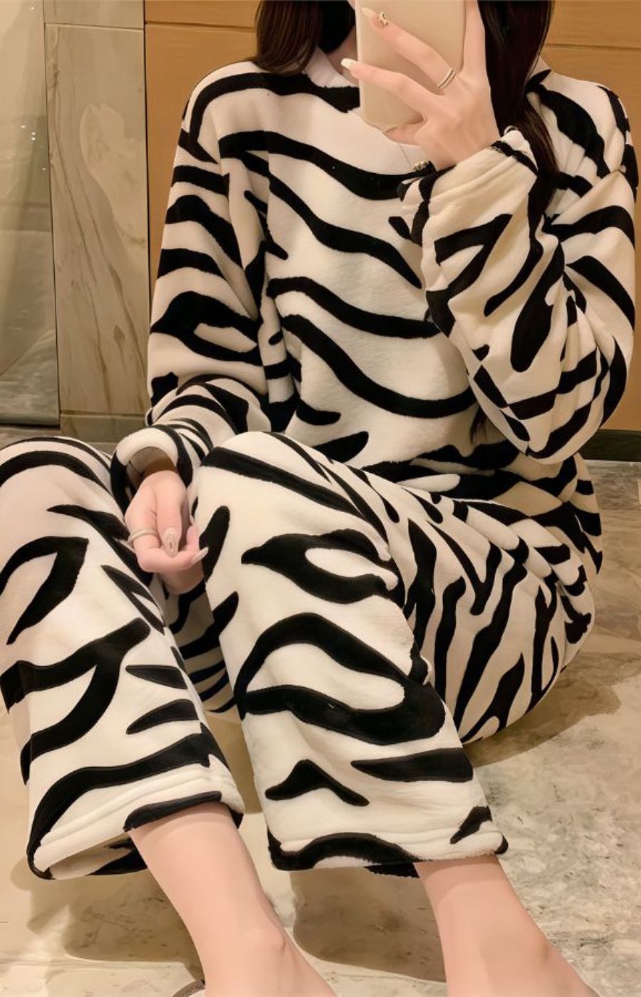 Pyjama-zebre-3_151dcd27-8d60-4a3d-aae4-b5071d91ccb8