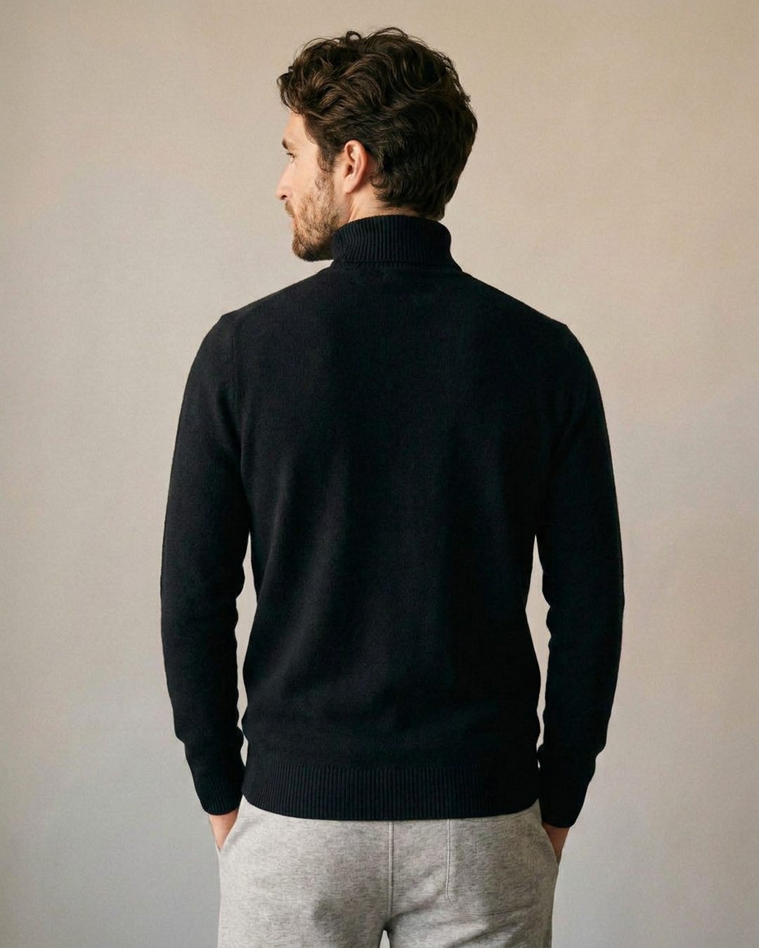Pull col roulé doublé polaire homme noir, vue de dos