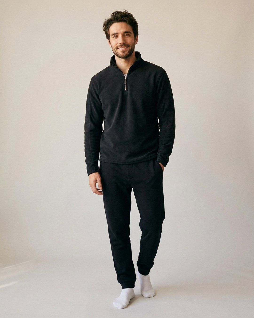 Pull polaire homme col montant demi-zip noir, vue en pied